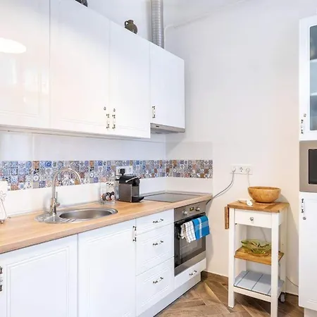 Blue Diamond Budapeste